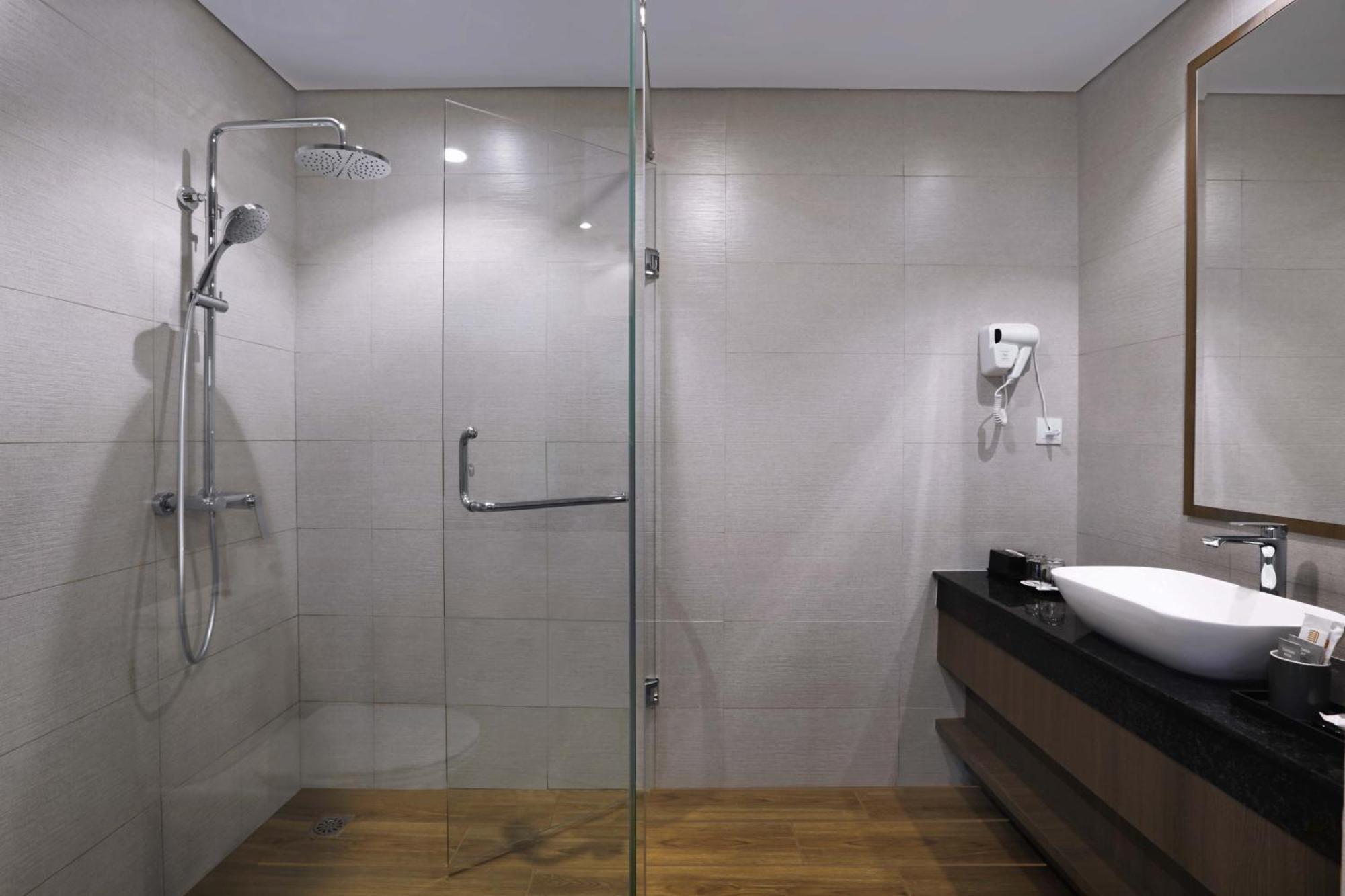 Harper Premier Nagoya Batam Hotel Ngoại thất bức ảnh